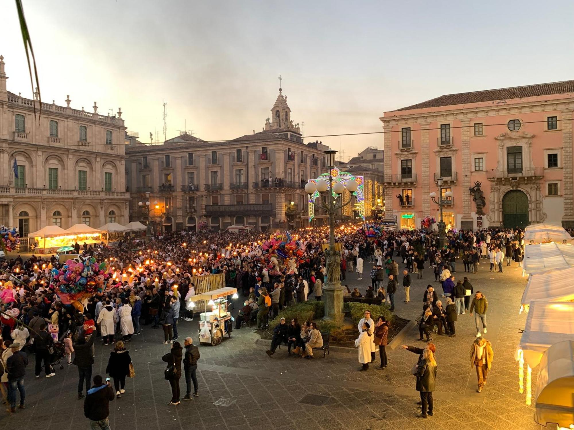 La Suite Di Piazza Dell'Universita Катания Экстерьер фото